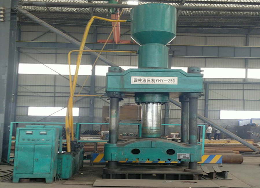 不鏽鋼彎頭冷推機7 不鏽鋼彎頭冷推機7